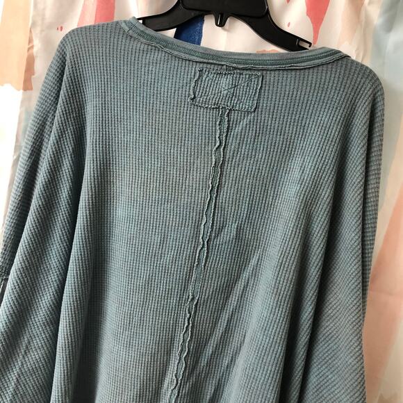 NWOT We the Free / Free People Microphone Drop Thermal Top Silver Pine Size XS - Picture 10 of 12